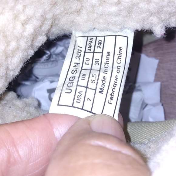 UGG Boots - Picture 8 of 8